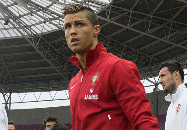 christiano-ronaldo-ajoure-men