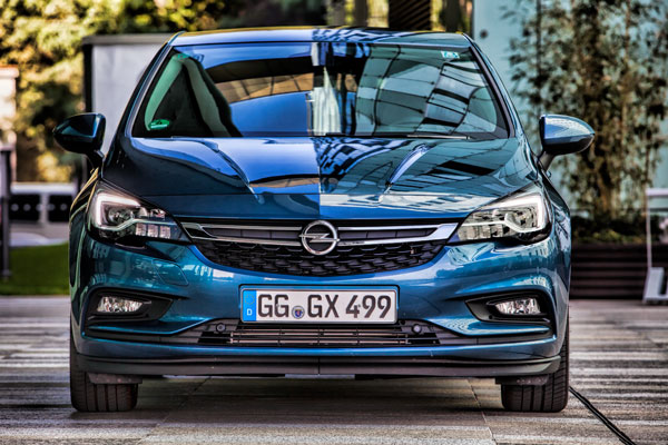 Opel Astra Front