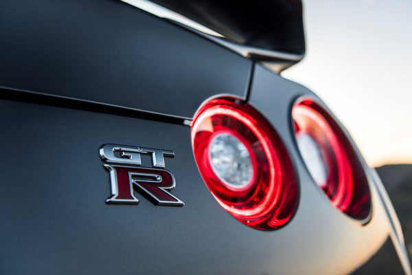 NISSAN GT-R 2017