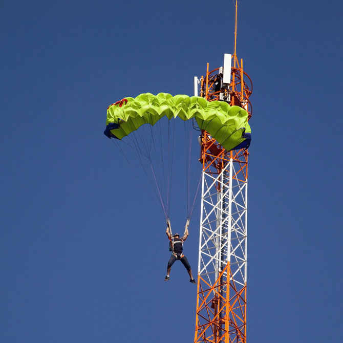 BASE-Jumping