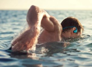 Schwimmen mit Kopfhörer: darauf solltest du achten!