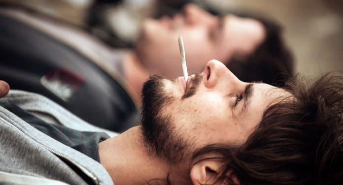 psychosen-durch-cannabis-konsum Psychosen durch Kiffen: Macht Cannabis verrückt?