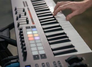 Launchkey 49 MK3