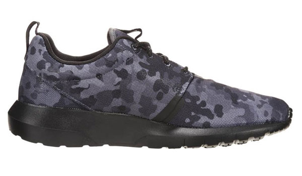 Nike Sportswear ROSHERUN NM FB - Sneaker - dark grey