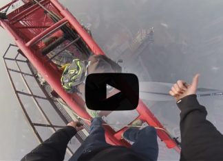 Urban Climber auf dem Shanghai Tower in 650m Höhe.